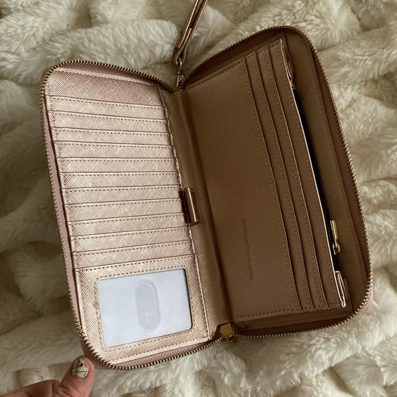 Chelmon wallet with detachable wrist strap - Picture 6 of 16